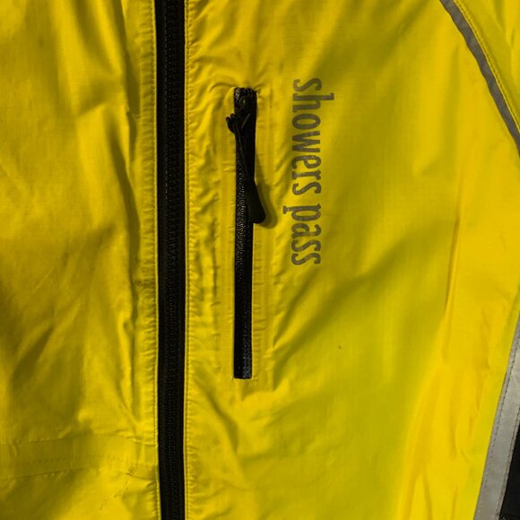 Showers Pass Women's Transit Cycling Jacket Size S Yellow Vented FLAWED Rainwear - Picture 4 of 10